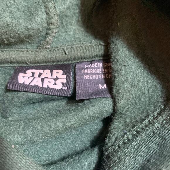 Star war sweater size medium - Picture 3 of 4